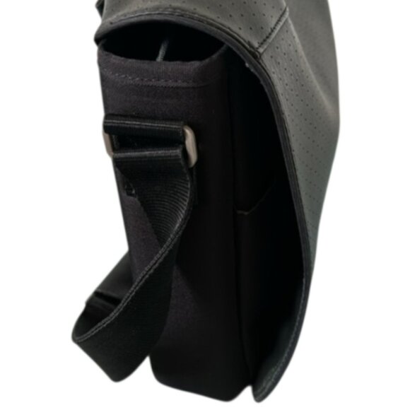 🎵Bose SoundDock Portable Travel Carry Messenger Bag with Shoulder Padded Strap - Picture 3 of 8